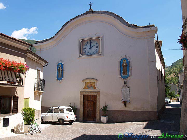 32-P7256845+.jpg - 32-P7256845+.jpg - La chiesa di S. Maria ad Nives (XVI sec.), nel borgo medievale fortificato di Castrovalva, frazione di Anversa degli A.