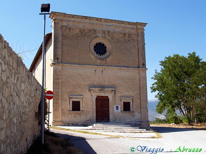 19-P8028970+.jpg - 19-P8028970+.jpg - La chiesa di S. Martino, fuori dal centro abitato.