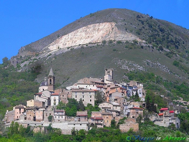 02-DSCN1748+.jpg - 02-DSCN1748+.jpg - Panorama del borgo.