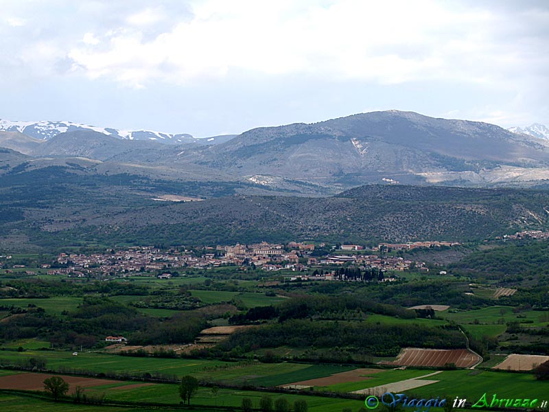 01-P5044326+.jpg - 01-P5044326+.jpg - Panorama del paese e del territorio circostante.