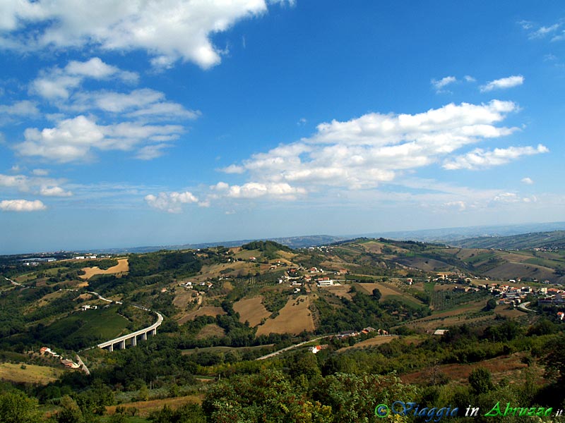 11-P9241967+.jpg - 11-P9241967+.jpg - Panorama dal borgo.