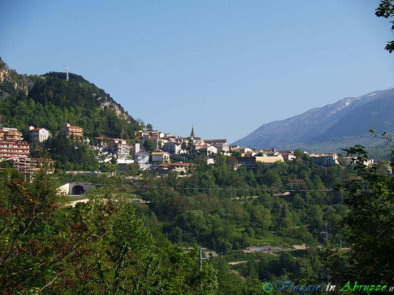 05-P5014101+.jpg - 05-P5014101+.jpg - Panorama della cittadina termale.