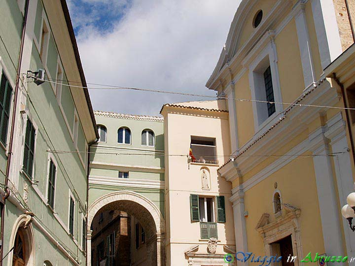 04-P4124203+.jpg - 04-P4124203+.jpg - La chiesa di S. Domenico.