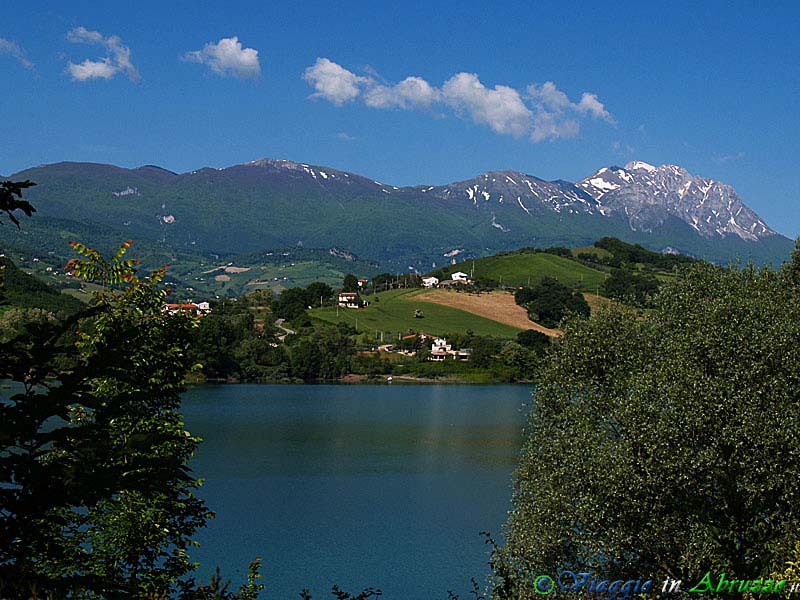 29-P5167459+.jpg - 29-P5167459+.jpg - Il lago di Penne, Riserva Naturale e Oasi WWF.