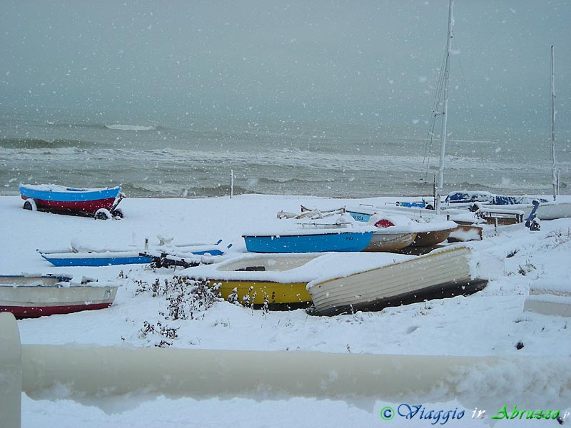 07-monia346+.jpg - 07-monia346+.jpg - Nevicata del 16 Dicembre 2007 (Foto: Monia Ferretti).