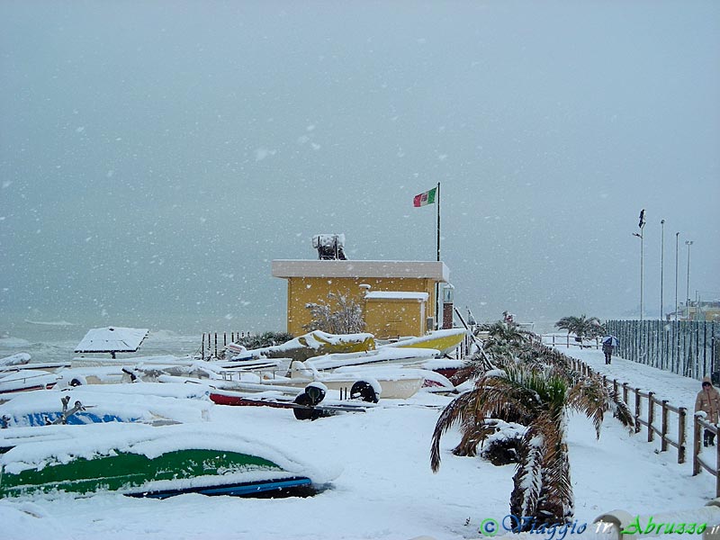 28-monia347+.jpg - 28-monia347+.jpg - Nevicata del 16 Dicembre 2007 (Foto Monia Ferretti).